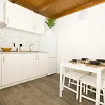 Πανσιόν Alonsos - Open Mall - By Az 3*