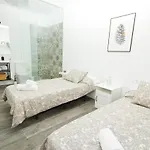 Πανσιόν Alonsos - Open Mall - By Az 3*