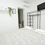 Πανσιόν Alonsos - Open Mall - By Az 3*