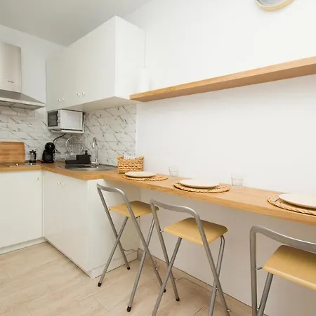 Alonsos - Open Mall - By Az Guest house *