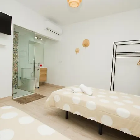 Alonsos - Open Mall - By Az Guest house