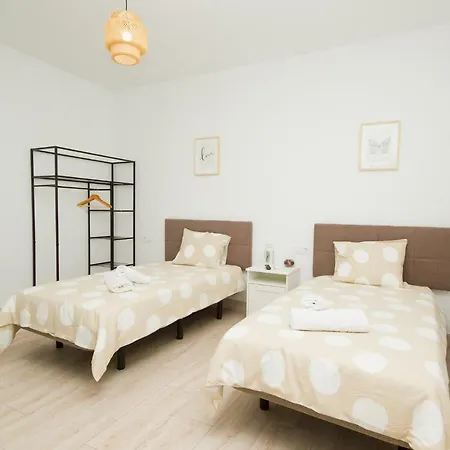 Alonsos - Open Mall - By Az Vendégház Arrecife