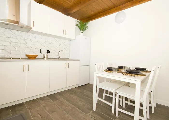 Pensjonat Alonsos - Open Mall - By Az 3*